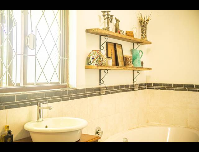 4 BEDROOM HOUSE FOR SALE IN DAWNCLIFFE